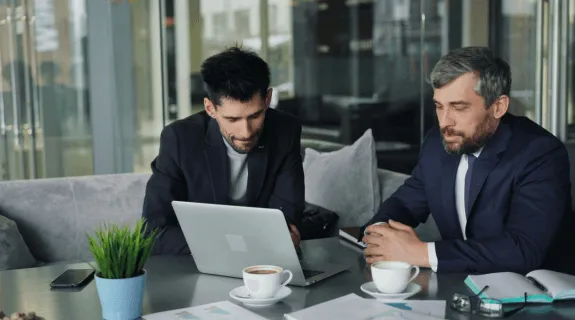 business-people-having-trouble-with-online-meetings.png