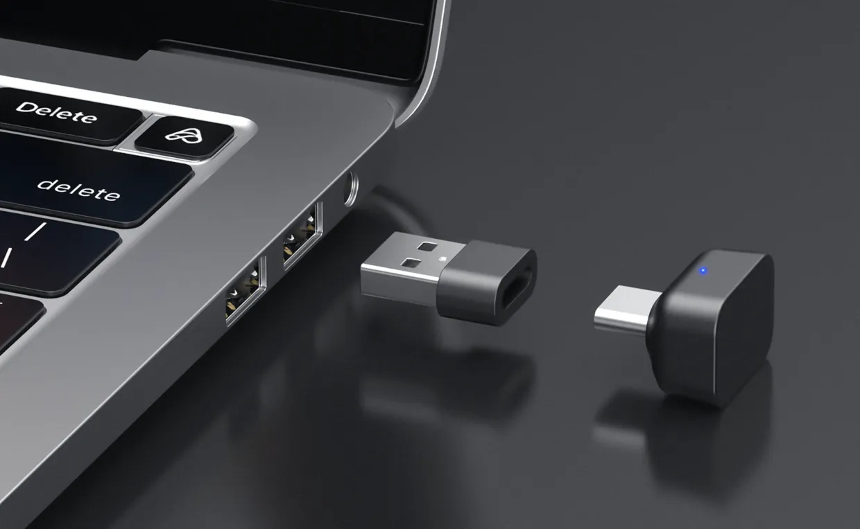 USB A/C dongle for wireless open ear headphone, plug-and-play connection on PC and Mac