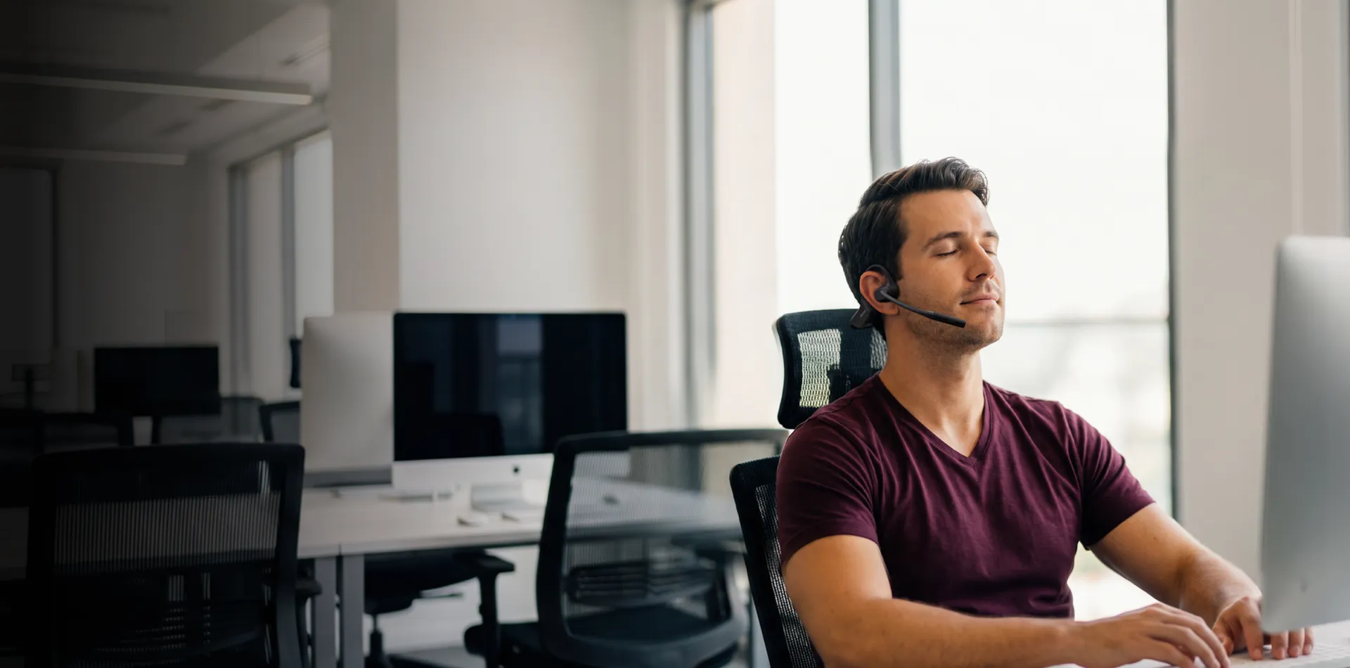 The Pioneer of Open Ear Business Headset with Mic